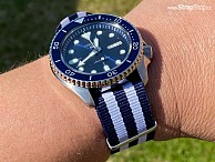 NATO Strap - Bílá/modrá - Seiko 5 Automatic, SRPD51